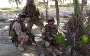 Milan Štěrba (první zleva) s příslušníky jednotky SOG v Afghánistánu (březen 2008).