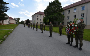 Každoročně uctíváme památku našich padlých kolegů v posádce v Přáslavicích. Foto: 73. tankový prapor 