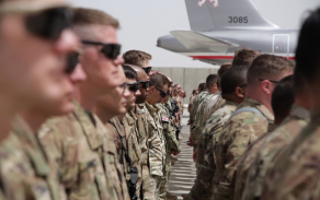 Nástup vojáků v Afghánistánu před vojenským speciálem. Autor: des. Radim H., 10. SR BAF